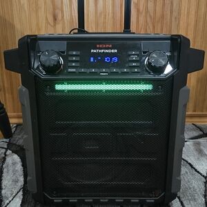 Pathfinder Portable Speaker - Black and Green